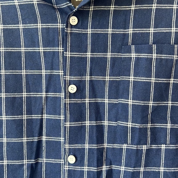 NWT - Men’s Button Down Shirt - Size 4XL - Picture 4 of 8